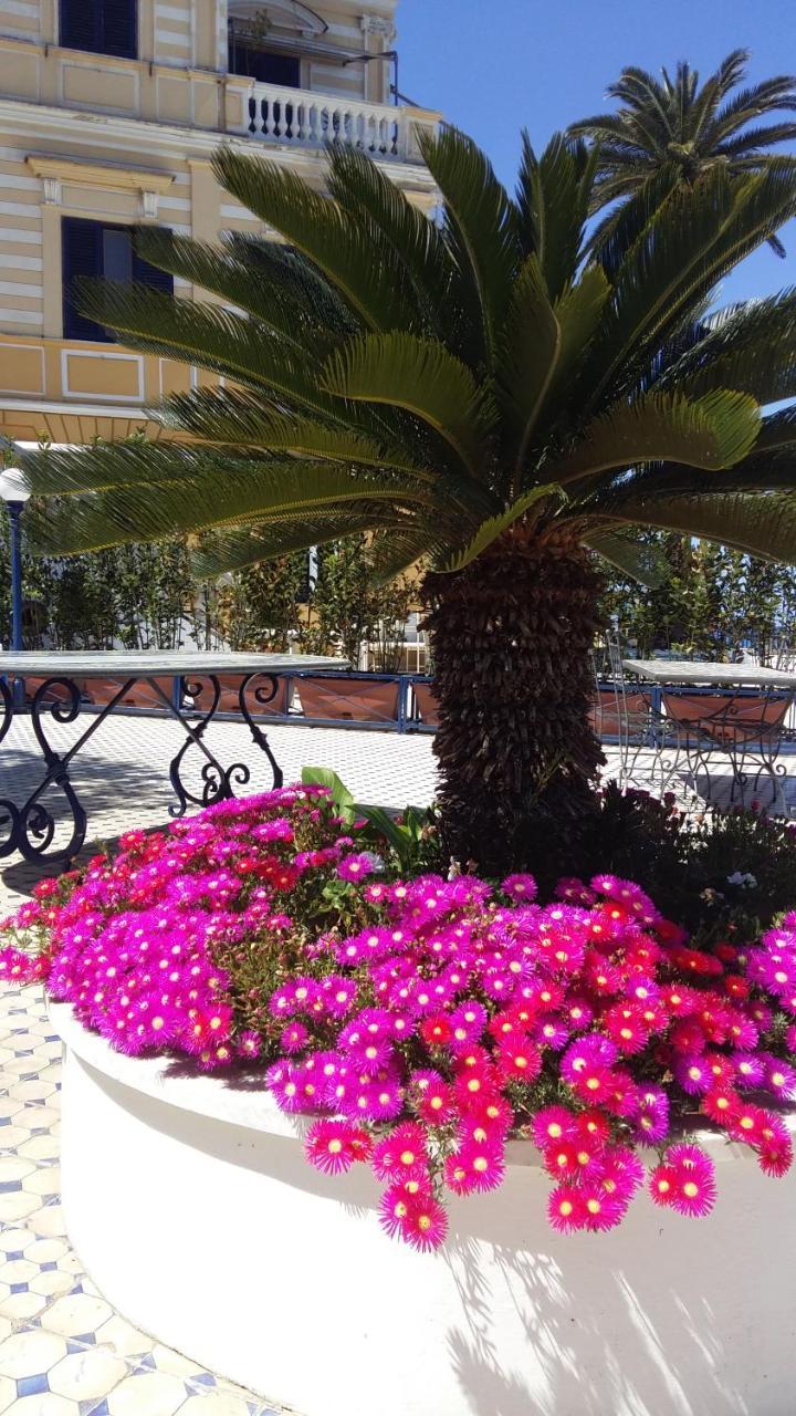Villa La Terrazza Suites سورينتو المظهر الخارجي الصورة